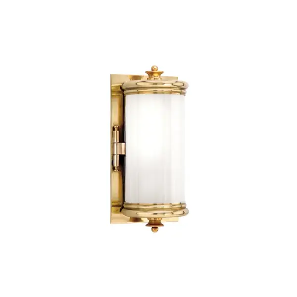 The Bristol bath bracket combines traditional elegance with practical functionality. Its compact 10-inch profile and warm aged brass finish make it ideal for bathrooms seeking refined, classic style without overwhelming the space.