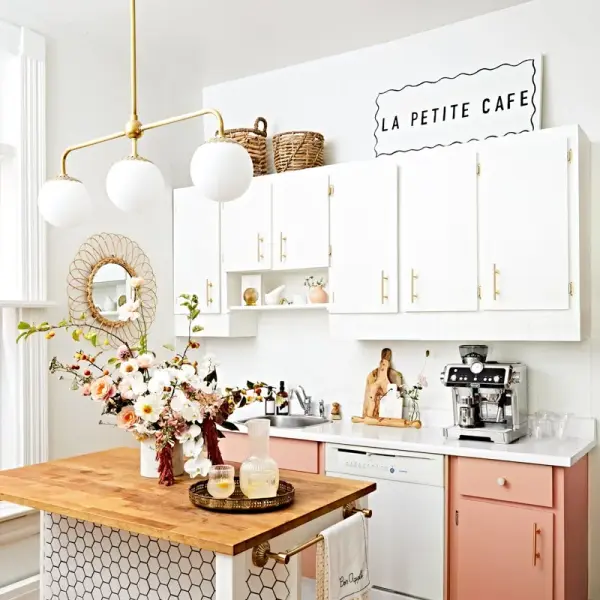 Elegant Linear Chandelier with Timeless Aged Brass Finish - Image 4