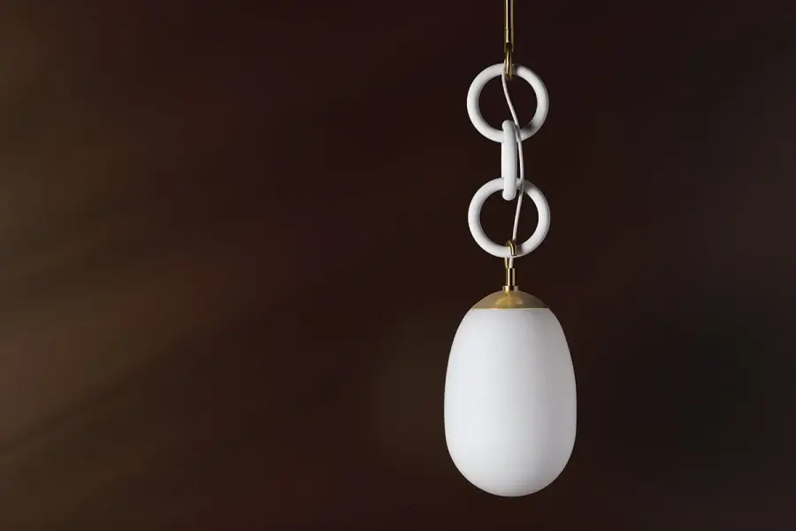 Elegant Handcrafted Design with Floating Shade Illusion - Image 4