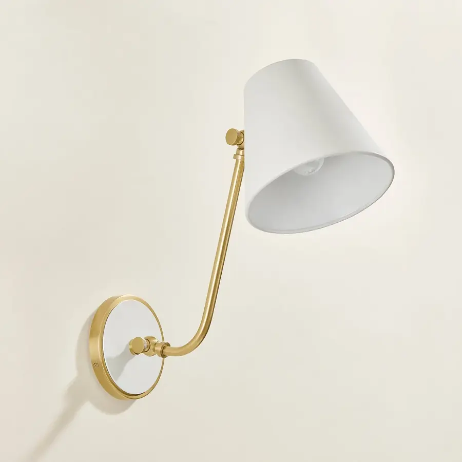 Classic Elegance Meets Timeless Design in This Traditional Sconce - Image 4