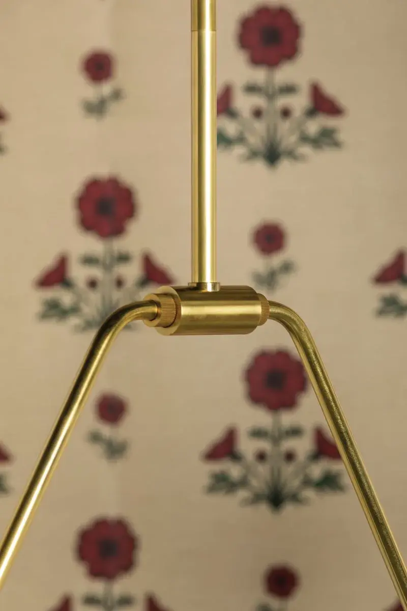 Elegant Linear Chandelier Blending Traditional and Modern Design - Image 7