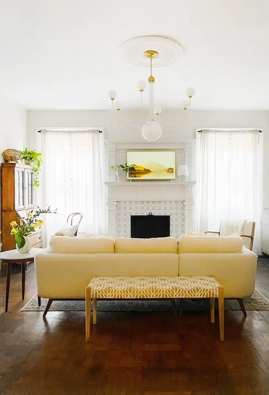 Elegant Crystal Accent Lamp with Cordless Convenience - Image 7