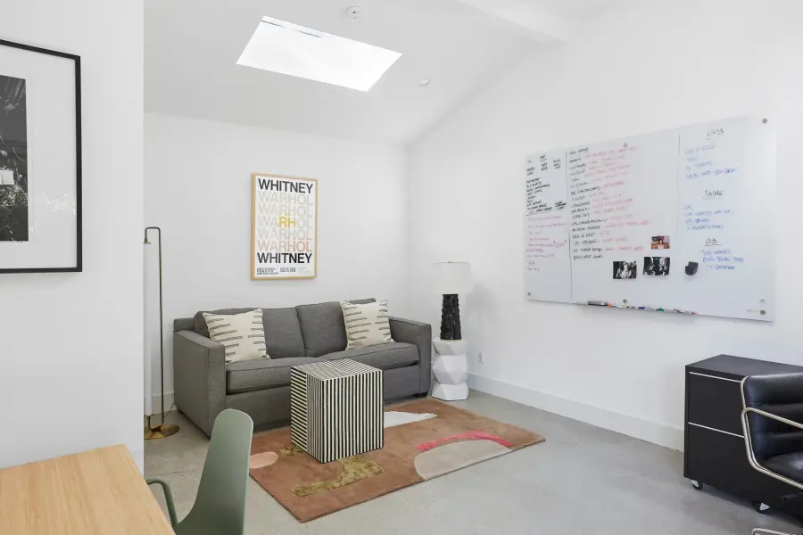 Artistic Ceramic Table Lamp with Dimensional Cut-Out Design - Image 5