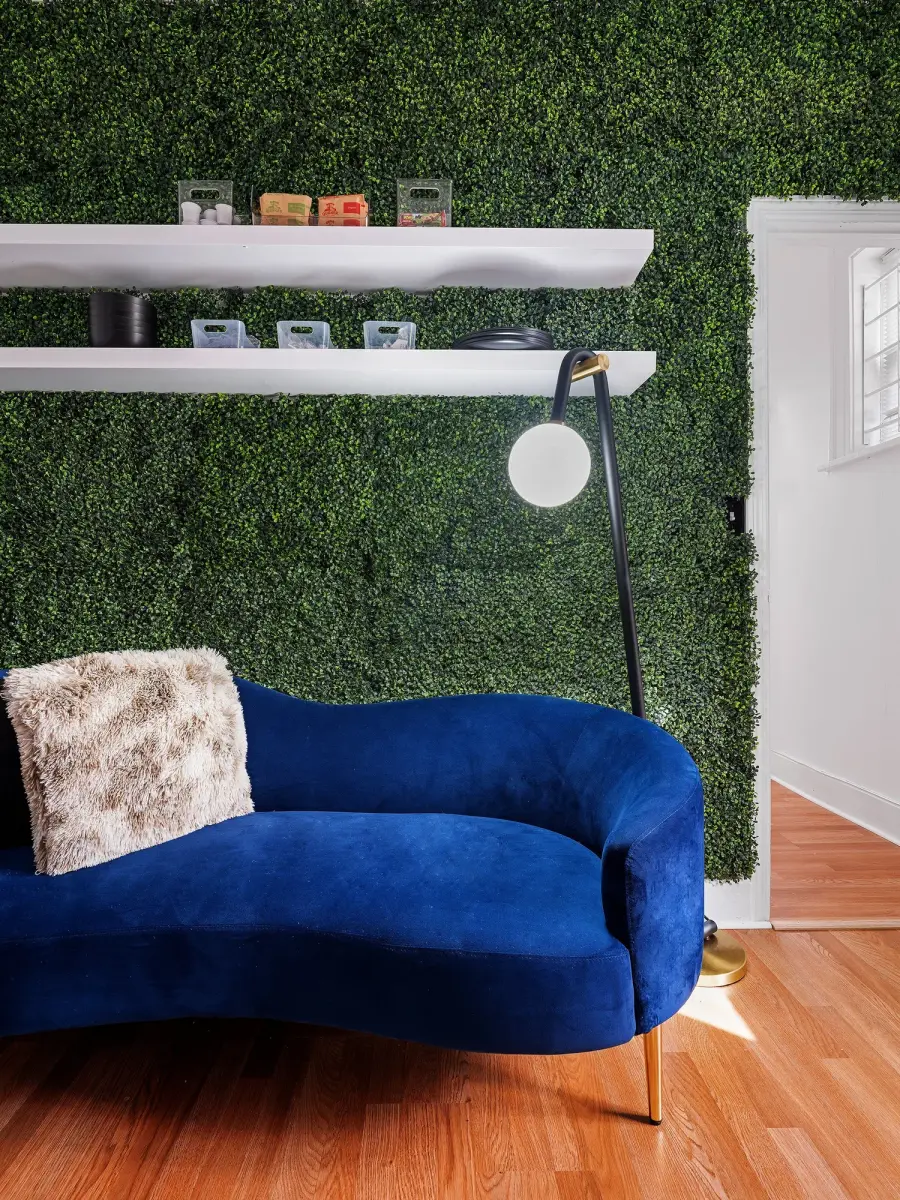 Playful Modern Arc Floor Lamp with Sculptural Two-Tone Design - Image 3