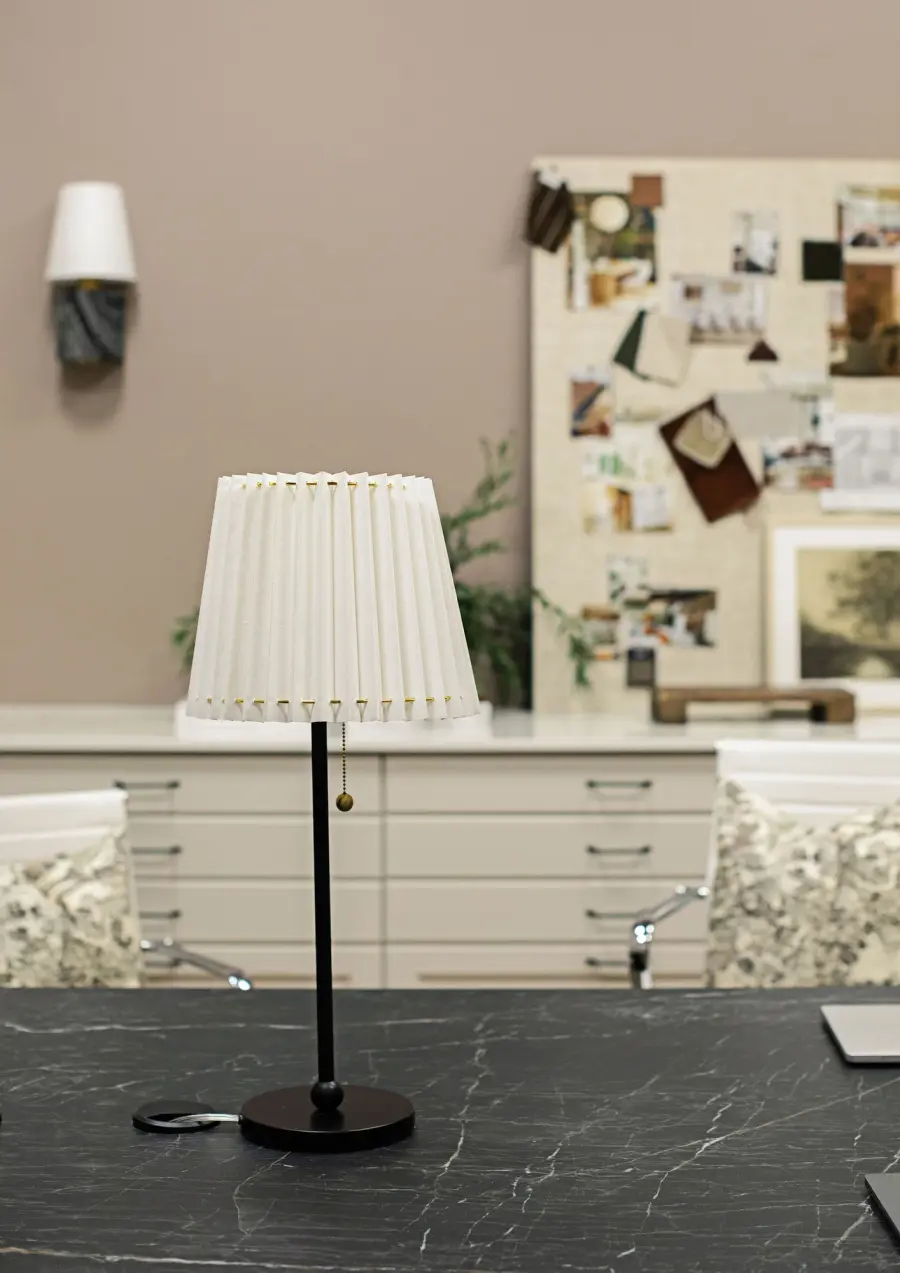 Sleek Contemporary Table Lamp with Minimalist Design - Image 2