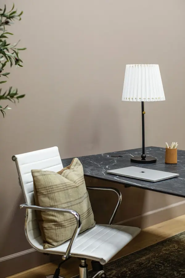 Sleek Contemporary Table Lamp with Minimalist Design - Image 3