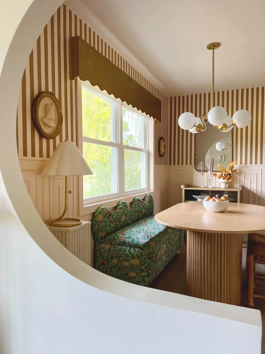 Sculptural Brass Lamp with Artistic Flair and Space-Saving Design - Image 7