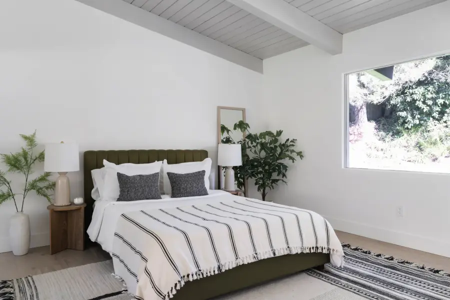 Elegant Grandmillennial Style with Warm Ceramic Base - Image 7