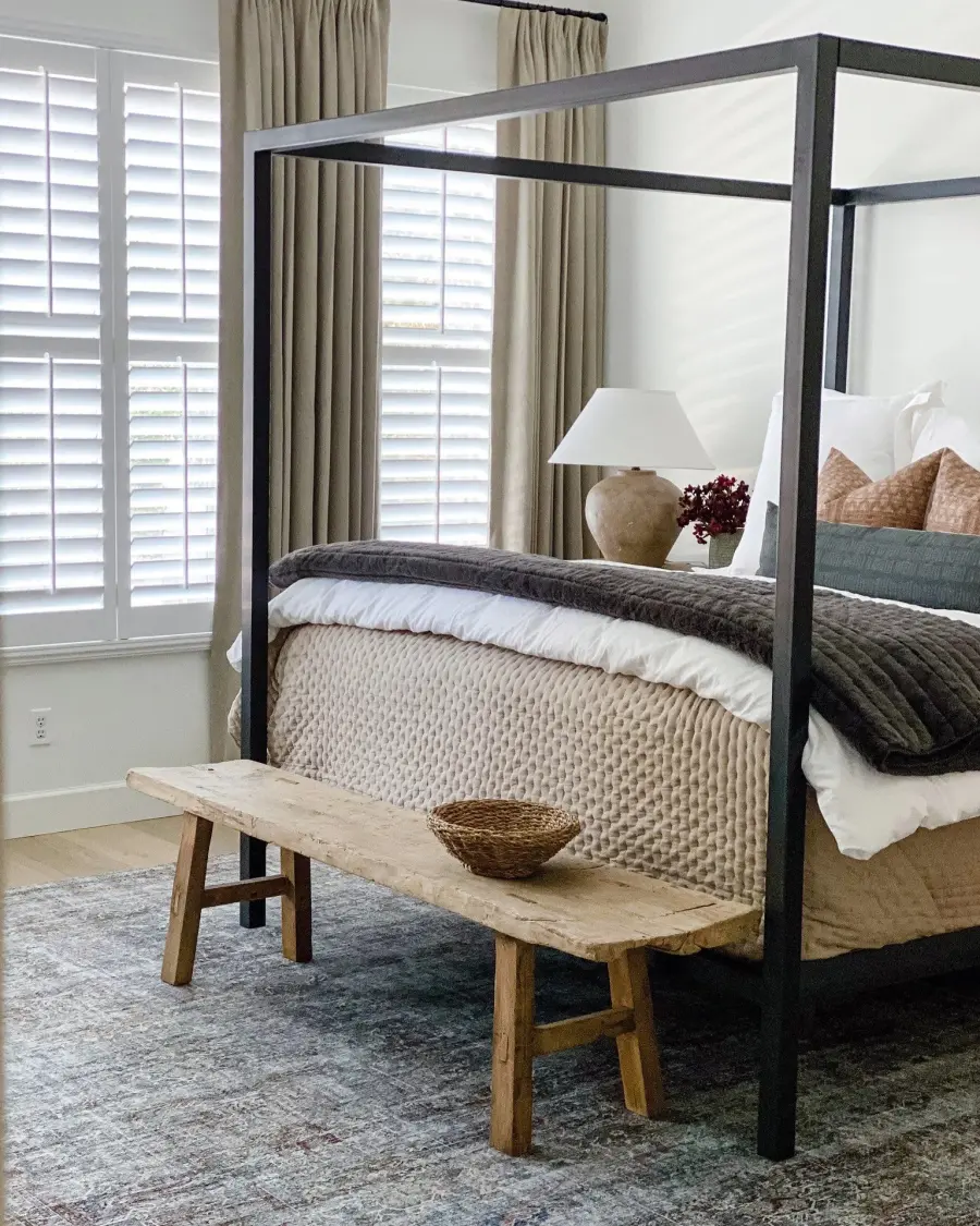 Italian-Inspired Organic Beauty with Textural Coastal Charm - Image 2