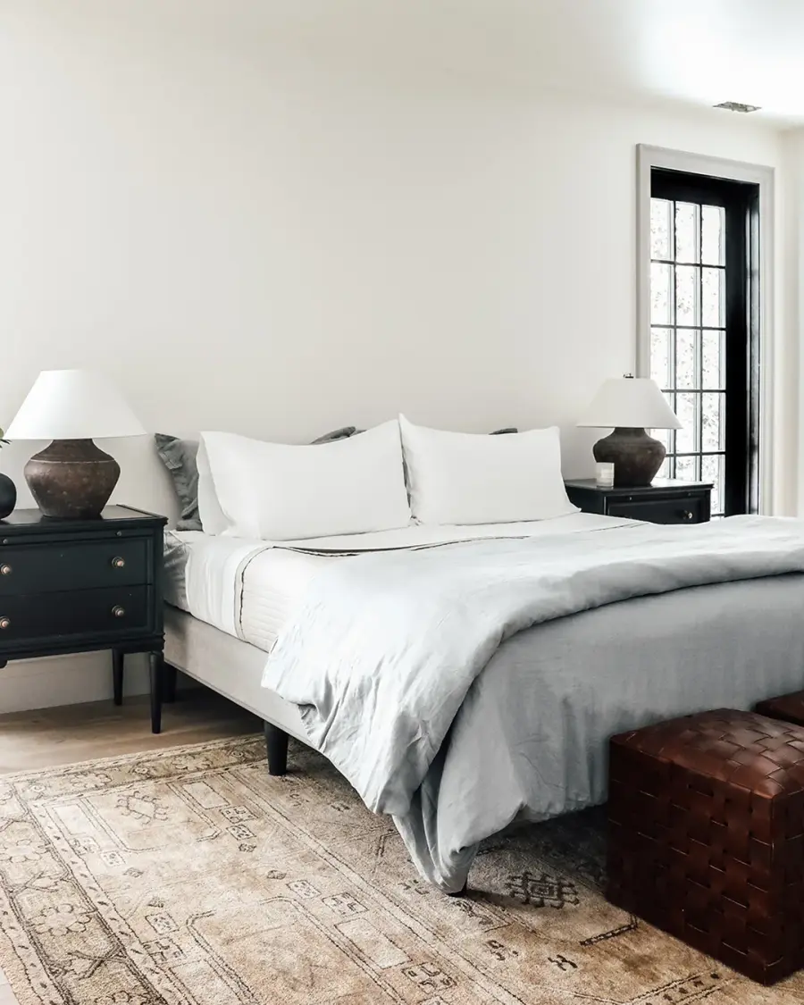 Italian-Inspired Organic Beauty with Textural Charm - Image 11