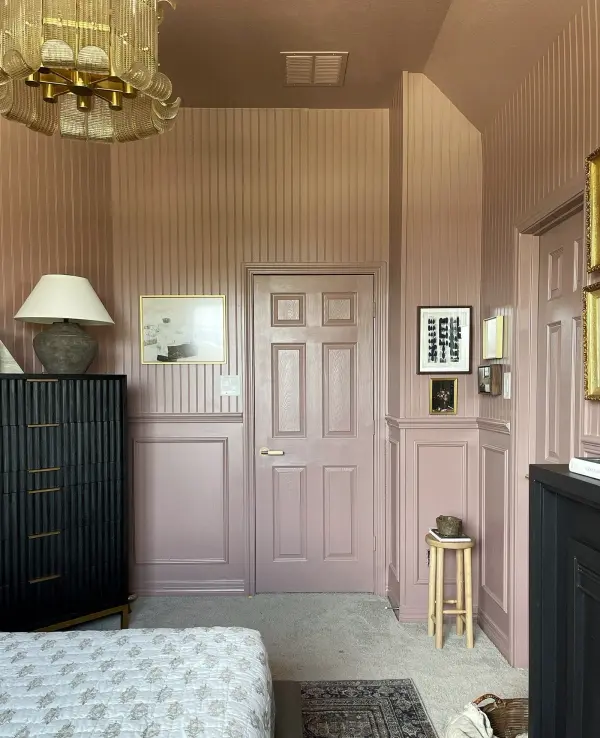 Italian-Inspired Organic Beauty with Textural Charm - Image 12