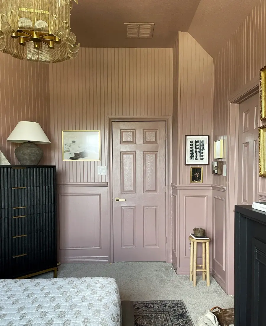 Italian-Inspired Organic Beauty with Textural Charm - Image 12