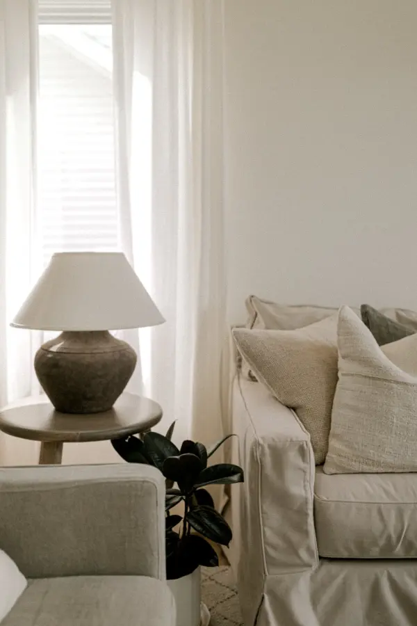 Italian-Inspired Organic Beauty with Textural Charm - Image 13