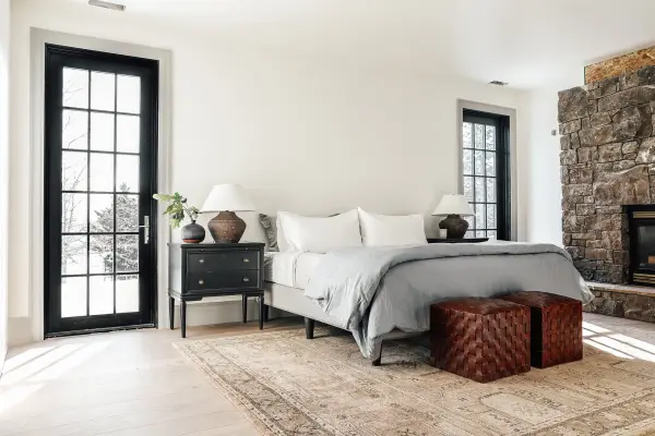 Italian-Inspired Organic Beauty with Textural Charm - Image 6