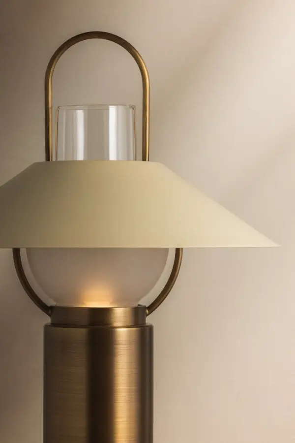 Kindle Rechargeable Table Lamp - Image 6
