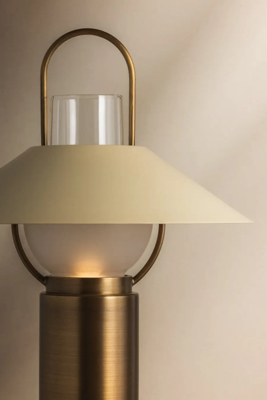 Kindle Rechargeable Table Lamp - Image 6
