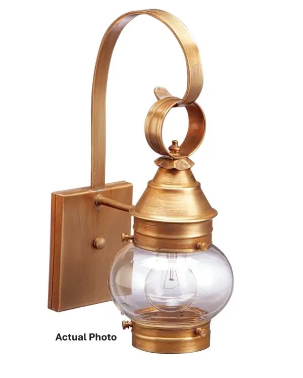 With the handblown glass globe as the focus of the Cageless Onion collection, they are simple in design and easy to maintain. With no obstructions blocking the glass, these fixtures can project maximum light in all directions.