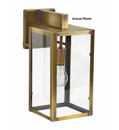 Modern fixtures at their finest. Simple, clean lines blend a minimalist appearance and high functionality. An excellent choice for your more contemporary designs.
