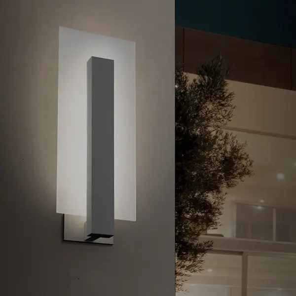 The Midtown LED Sconce combines contemporary design with energy-efficient LED technology. Its polished nickel finish adds a sophisticated touch to any space, making it ideal for modern bathrooms, hallways, and bedrooms.