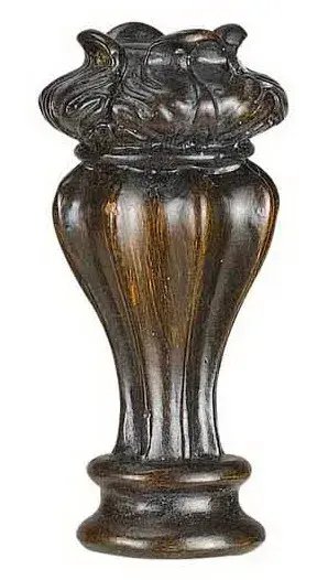 This decorative finial adds a polished, finished look to table and floor lamps. At 2.5 inches in length, it provides an elegant accent that completes the lamp's aesthetic while securing the shade in place.