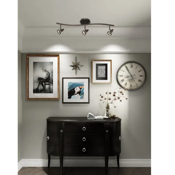 Versatile Industrial Track Light with Adjustable LED Heads - Image 2