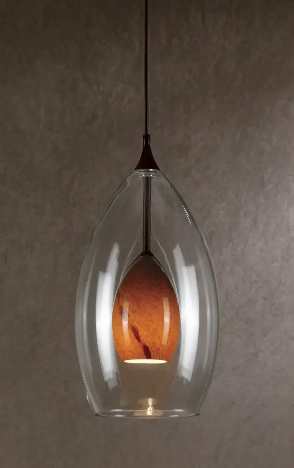 The UNI-PACK mini pendant delivers modern simplicity in a compact 6-inch profile. Its brushed steel finish provides versatile styling that complements contemporary and transitional spaces alike.