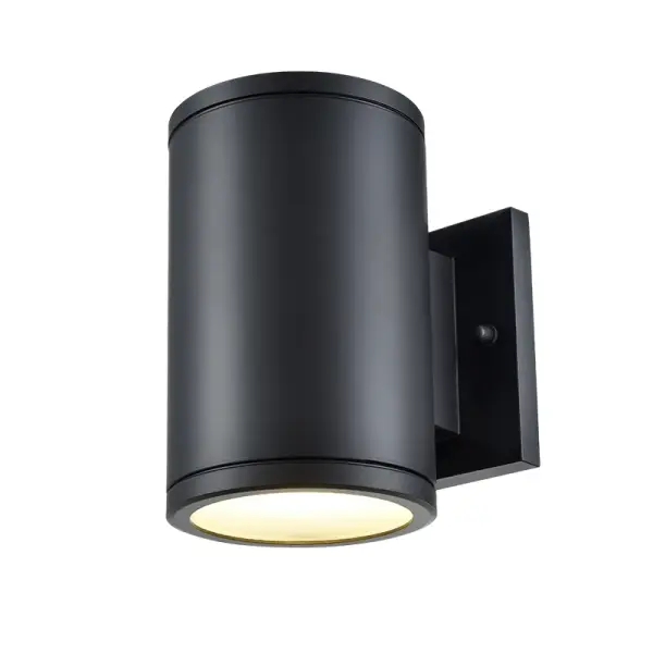 This integrated LED outdoor wall sconce delivers 700 lumens of warm 3000K light with exceptional 90 CRI color rendering. The powder coated black finish provides durability and weather resistance for outdoor applications.