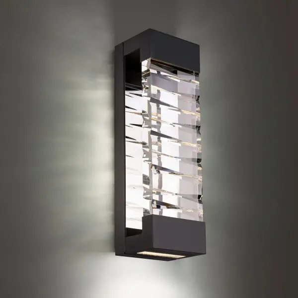A labyrinth of sparkling Clear Optic Crystal combines the uncomplicated appeal of simple cuts with the playfulness of mirrored reflections.