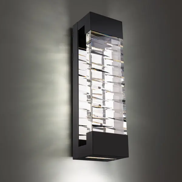 A labyrinth of sparkling Clear Optic Crystal combines the uncomplicated appeal of simple cuts with the playfulness of mirrored reflections.