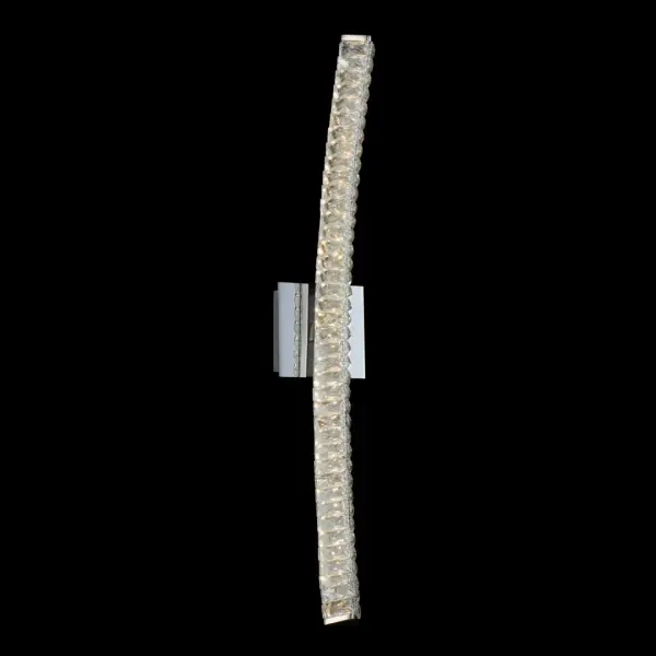 The Aries 32" wall sconce combines sleek polished chrome with rectangular Firenze crystal baguettes for a dramatic vertical statement. Energy-efficient integrated LED technology provides brilliant illumination.