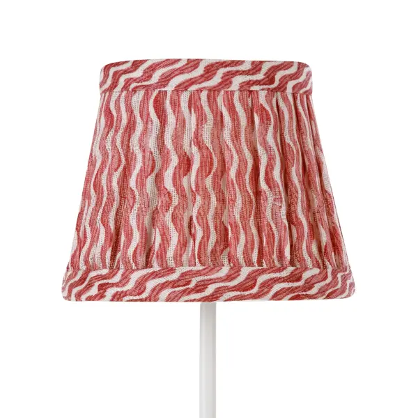 This exclusive collaboration brings together Zafferano's modern cordless lighting with Fermoie's fine fabric craftsmanship. Handmade in Wiltshire from 100% sheer linen with cotton lining, the Popple pattern evokes ancient mosaics.