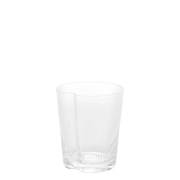The Handy collection offers handcrafted soda-lime glass tumblers that combine ergonomic comfort with sophisticated aesthetics. Each piece features refined texture and stackable design for space optimization.