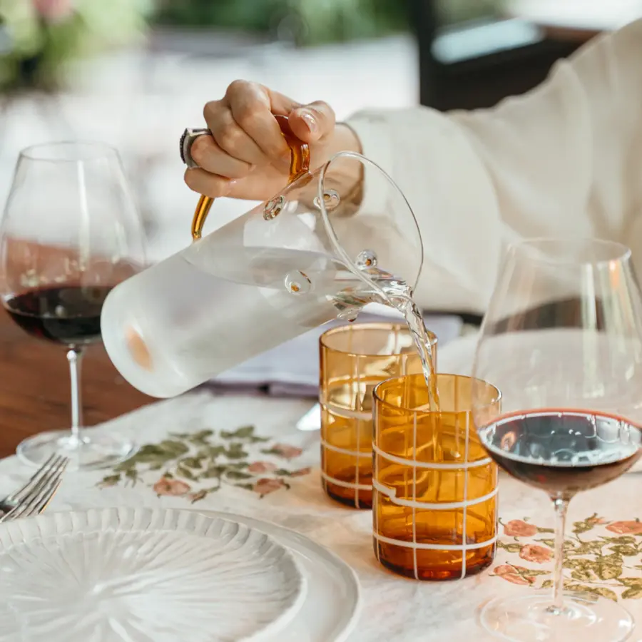 Patéa White Borosilicate Glass Carafe - Image 4