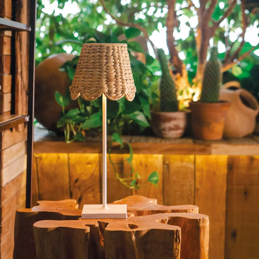 Scalloped Water Hyacinth Woven Lampshade - Image 4