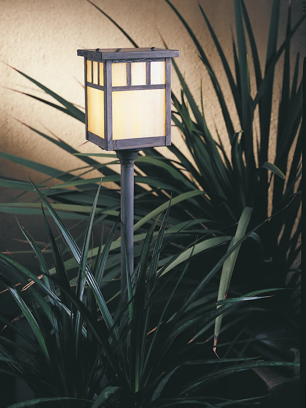 Low Voltage 4" Huntington Stem Mount Without Overlay (Empty)