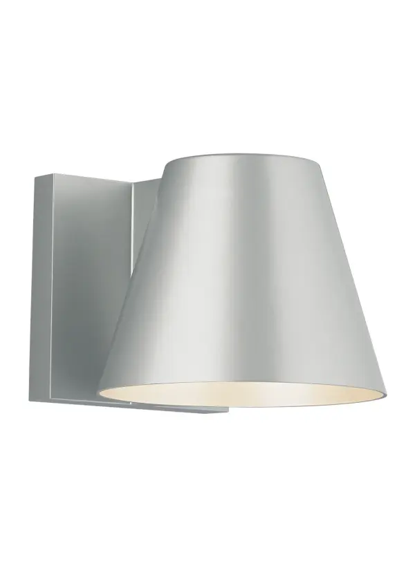 The Bowman LED wall sconce by Sean Lavin combines classic mid-century modern design with powerful LED technology. Its die-cast aluminum body and frosted acrylic lens deliver even, downward illumination perfect for outdoor spaces.