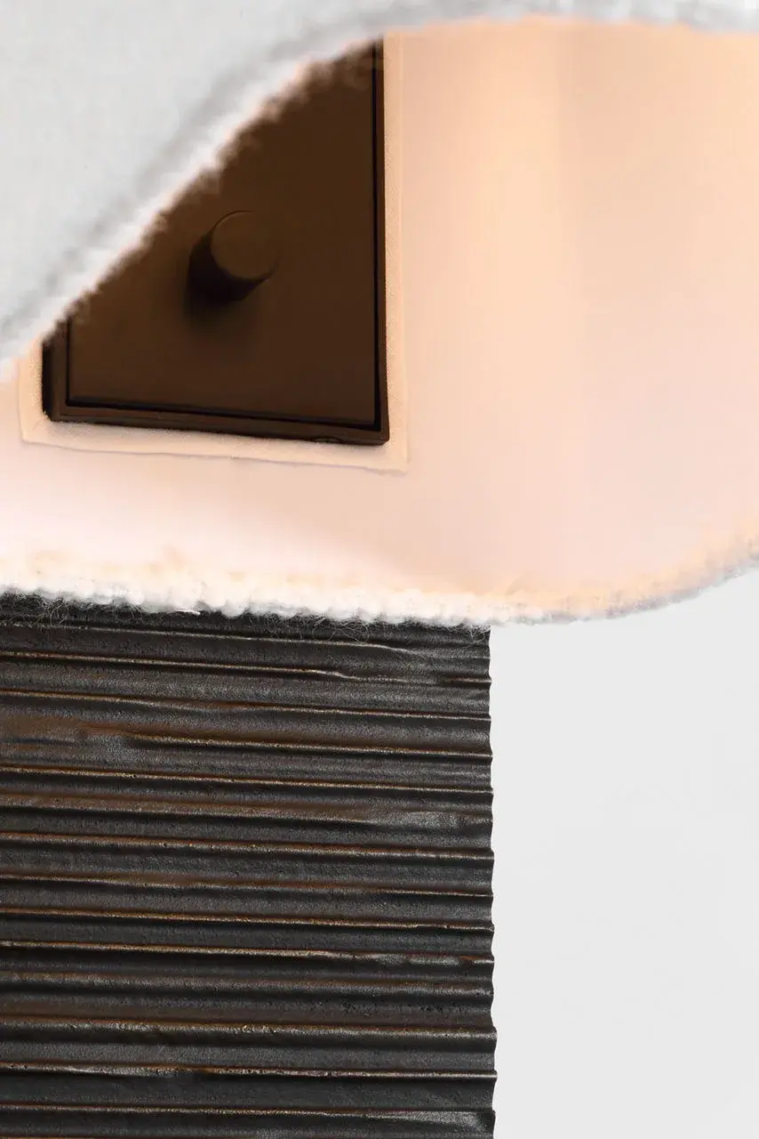 Fumar 34" Statement Table Lamp in Ridged Carbon with Bouclé Shade - Image 11