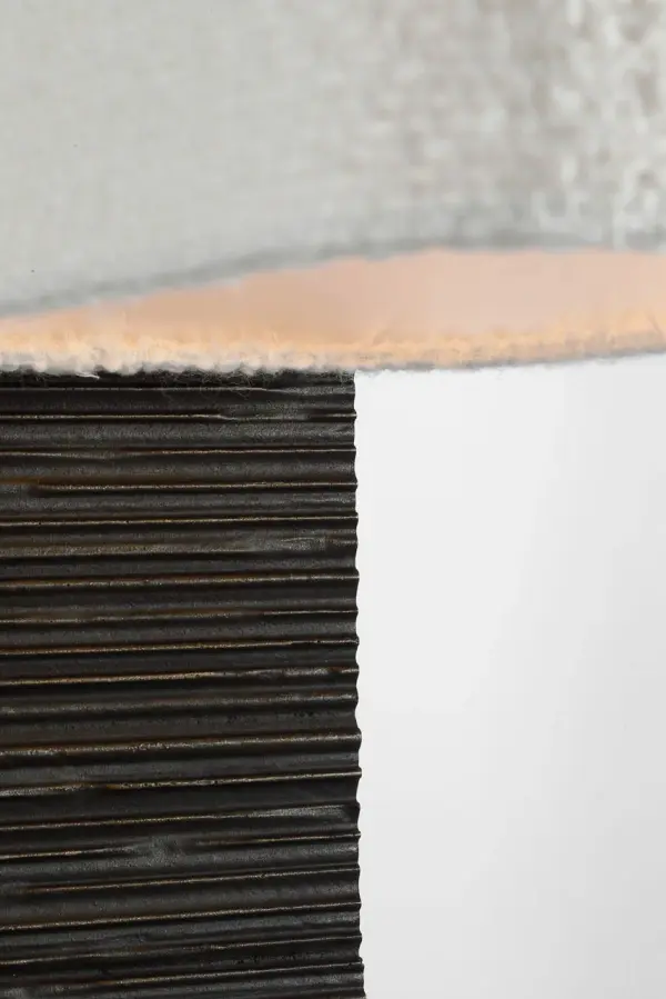Fumar 34" Statement Table Lamp in Ridged Carbon with Bouclé Shade - Image 8