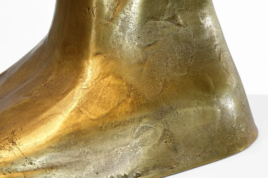 Terra-Forma 23" Right Table Lamp in Museum Brass with Boucle Shade - Image 4