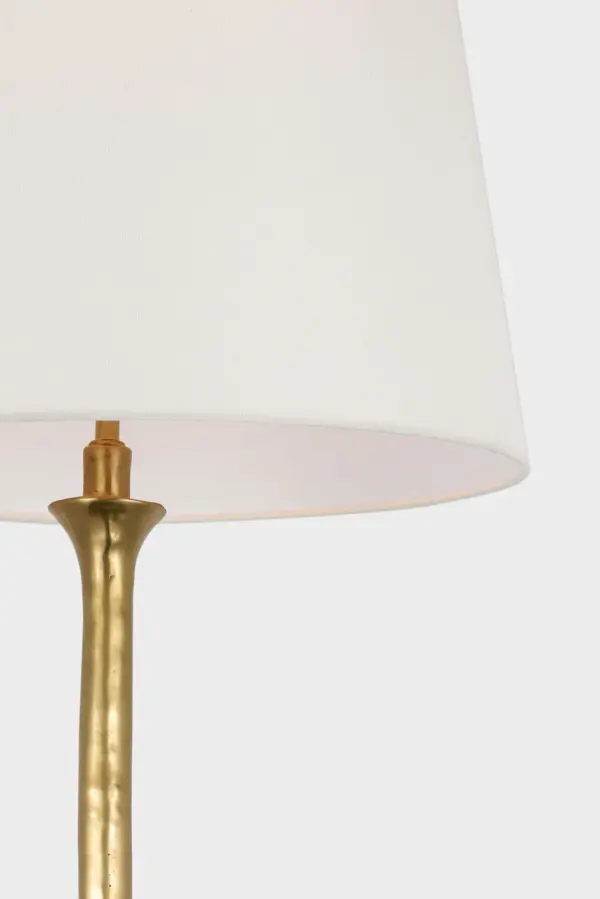 Elegant Traditional Floor Lamp with Timeless Brass Finish - Image 4