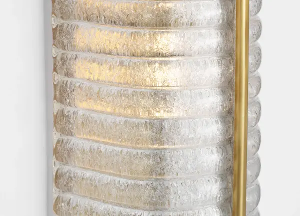 Claude 20" Linear Sconce in Hand-Rubbed Antique Brass with Clear Graniglia Glass - Image 4