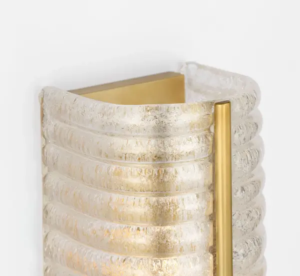 Claude 20" Linear Sconce in Hand-Rubbed Antique Brass with Clear Graniglia Glass - Image 5