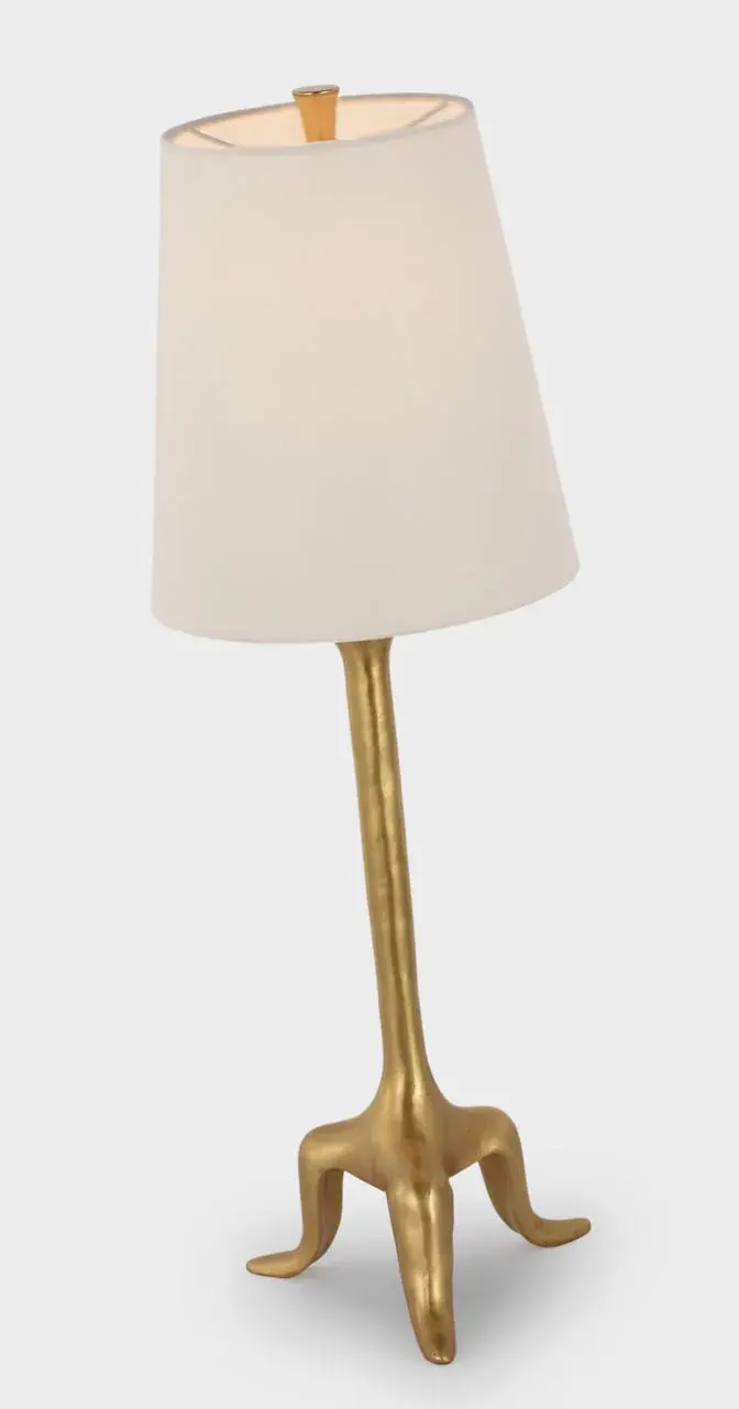 Elegant Traditional Table Lamp with Timeless Brass Finish - Image 3