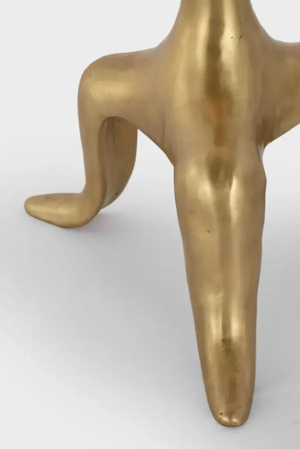 Elegant Traditional Table Lamp with Timeless Brass Finish - Image 5