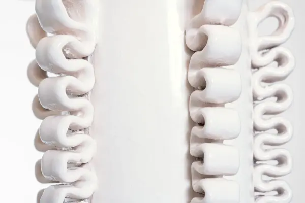 Elegant Crackle-Glazed Table Lamp with Timeless Coastal Appeal - Image 5