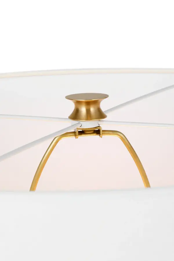 Sophisticated 28" Table Lamp with Warm Smoked Umber Finish - Image 3