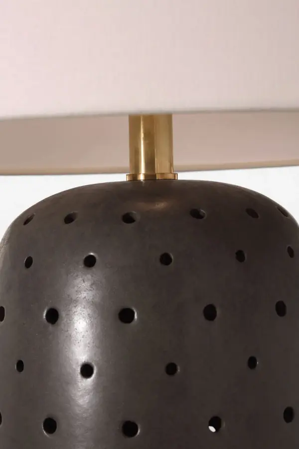 Sophisticated 30" Table Lamp with Warm Cocoa Finish and Natural Linen - Image 6