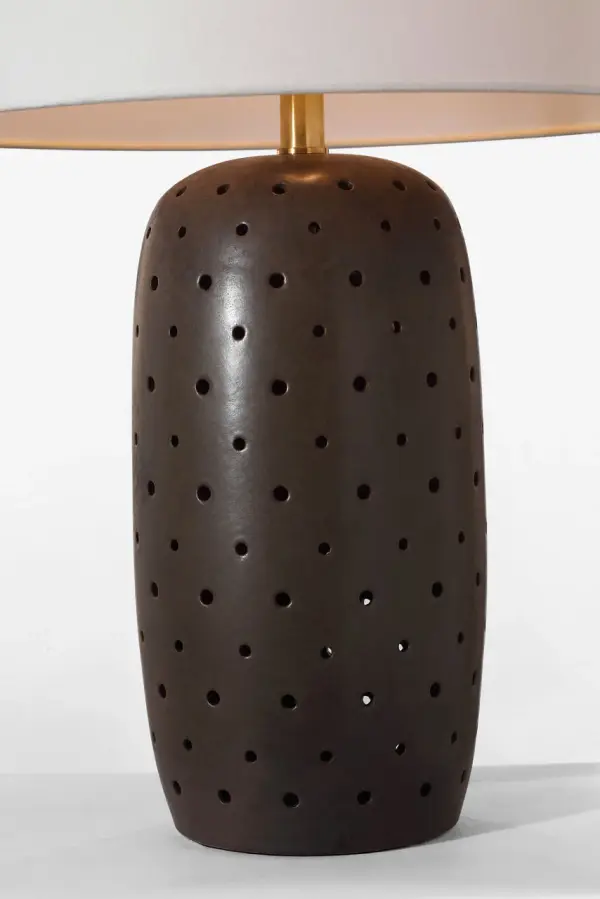 Sophisticated 30" Table Lamp with Warm Cocoa Finish and Natural Linen - Image 7