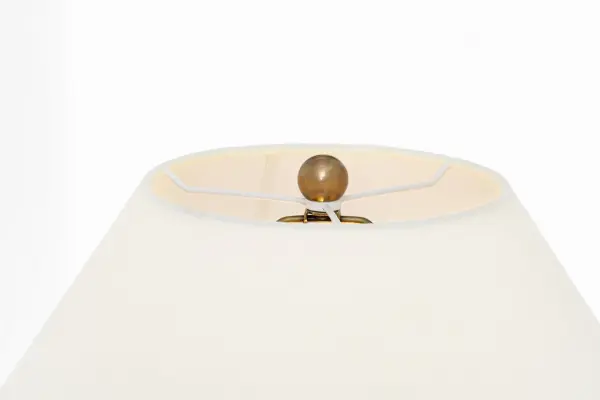 Elegant Crackle-Glazed Table Lamp with Coastal Sophistication - Image 5