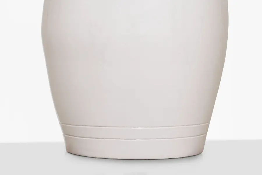 Elegant Crackle-Glazed Table Lamp with Coastal Sophistication - Image 6